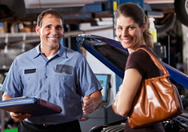 SunTec's windshield technicians assist Gilbert customers